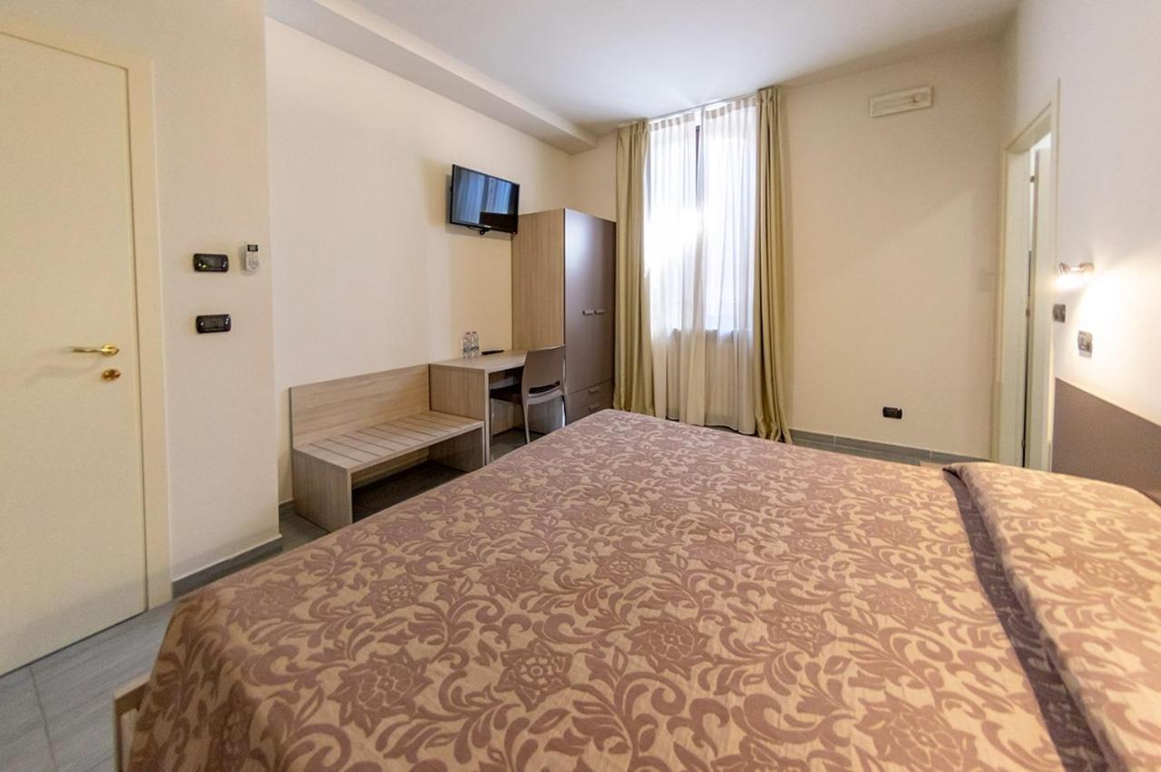 La Stazione Camere Caffe Castiglione Delle Stiviere Exterior photo